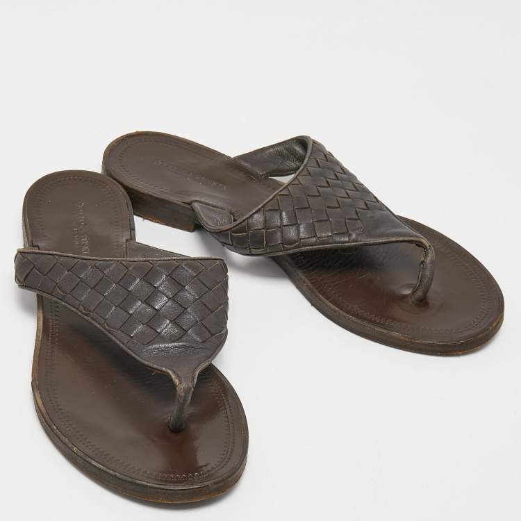 Pre Owned Bottega Veneta Brown Woven Leather Intrecciato Thong  Flat Sandals Size 36