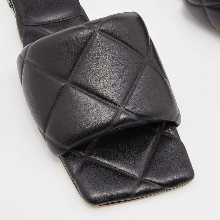 Pre Owned Bottega Veneta Black Quilted Leather Lido Flat Slides Size 40
