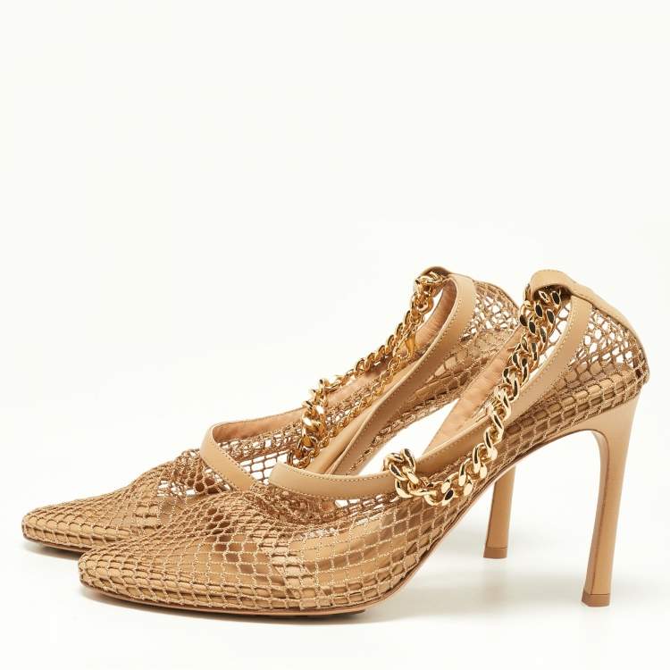 مملوكة مسبقًا Bottega Veneta Beige Mesh and Leather Chunky Chain Ankle Strap Pumps Size 39.5