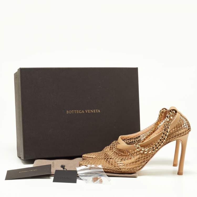 مملوكة مسبقًا Bottega Veneta Beige Mesh and Leather Chunky Chain Ankle Strap Pumps Size 39.5