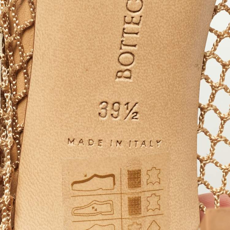 مملوكة مسبقًا Bottega Veneta Beige Mesh and Leather Chunky Chain Ankle Strap Pumps Size 39.5