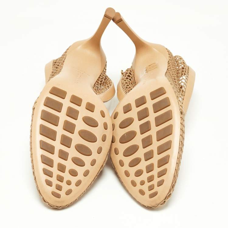 مملوكة مسبقًا Bottega Veneta Beige Mesh and Leather Chunky Chain Ankle Strap Pumps Size 39.5