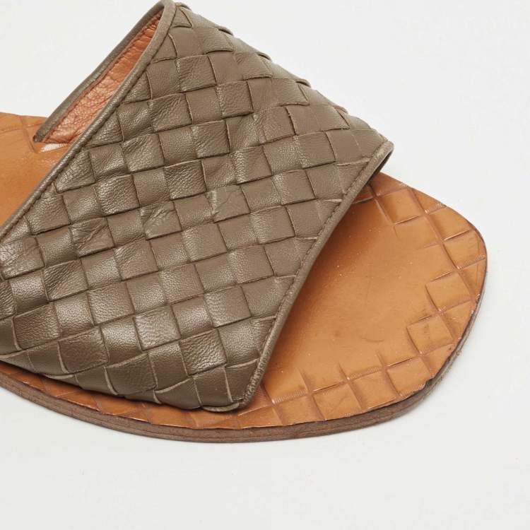 Pre Owned Bottega Veneta Brown Intrecciato Leather Flat Slides Size 39