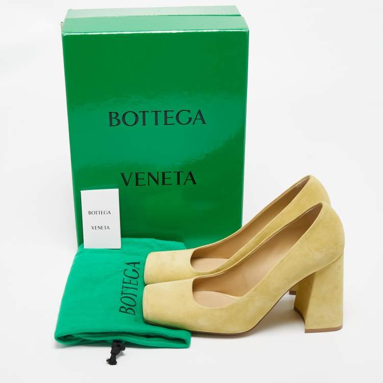 Pre Owned Bottega Veneta Yellow Suede Square Toe Block Heel Pumps Size 39