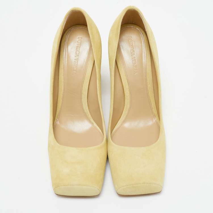 Pre Owned Bottega Veneta Yellow Suede Square Toe Block Heel Pumps Size 39