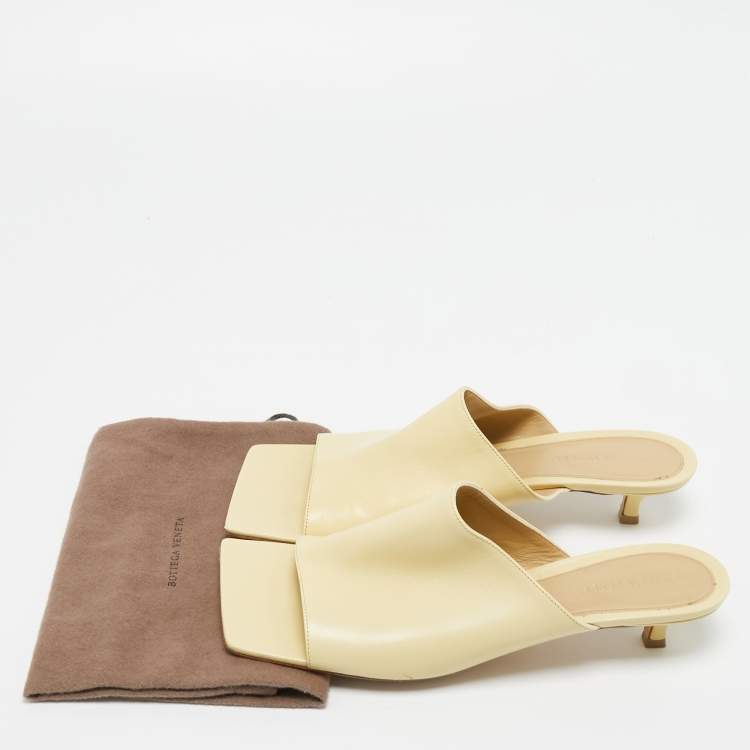 Pre Owned Bottega Veneta Yellow Leather Stretch Slides Size 39.5 