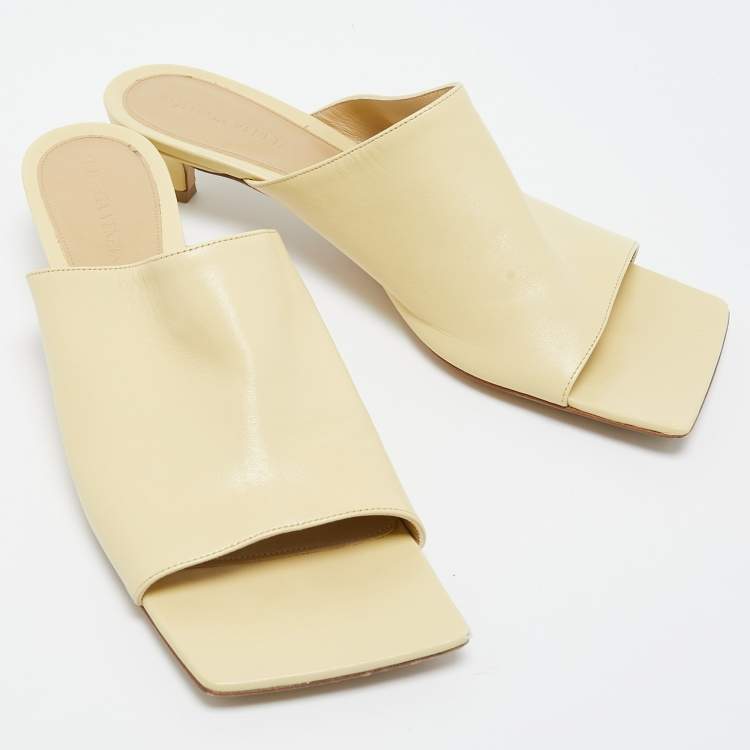 Pre Owned Bottega Veneta Yellow Leather Stretch Slides Size 39.5 