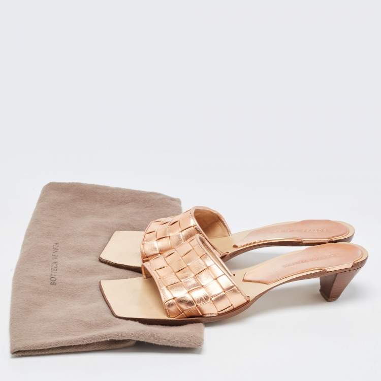 Pre Owned Bottega Veneta Rose Gold Leather Intrecciato Slide Sandals Size 41