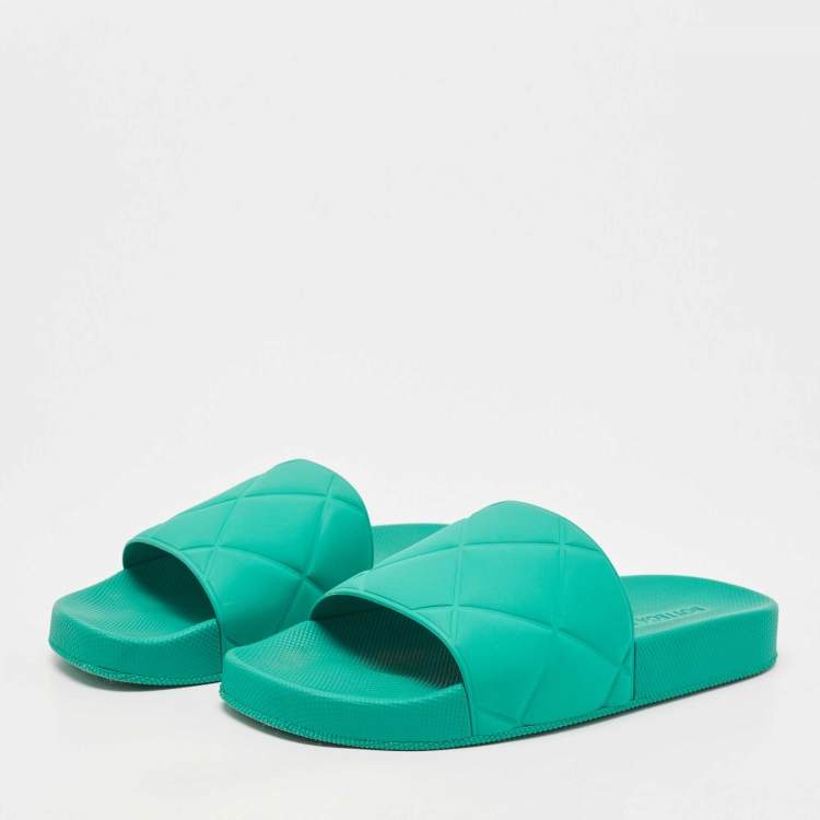 Pre Owned Bottega Veneta Green Rubber Pool Flat Slides Size 37