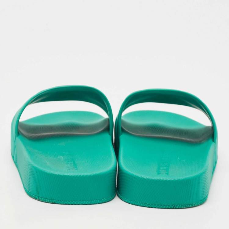 Pre Owned Bottega Veneta Green Rubber Pool Flat Slides Size 37