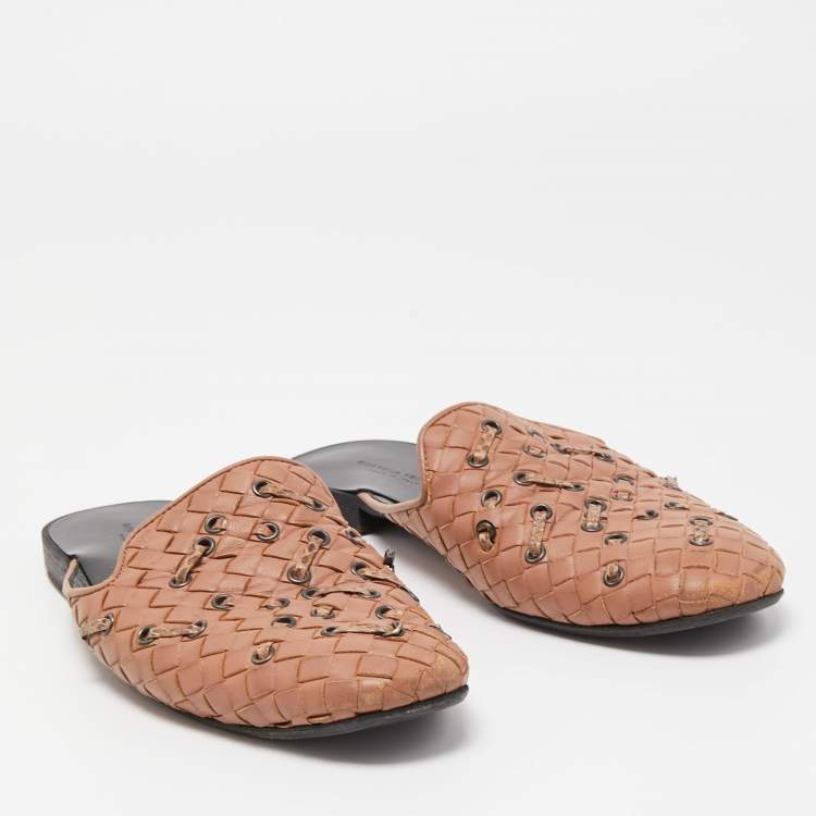 Pre Owned Bottega Veneta Beige Intreciatto Leather and Python Mules 35