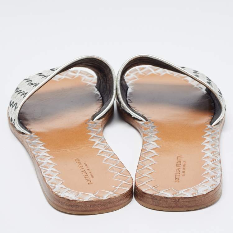 Pre Owned Bottega Veneta Silver Intrecciato Leather Flat Slides Size 40