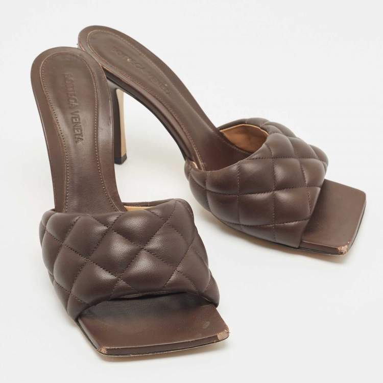 Pre Owned Bottega Veneta Brown Quilted Padded Leather Slide Sandals Size 39