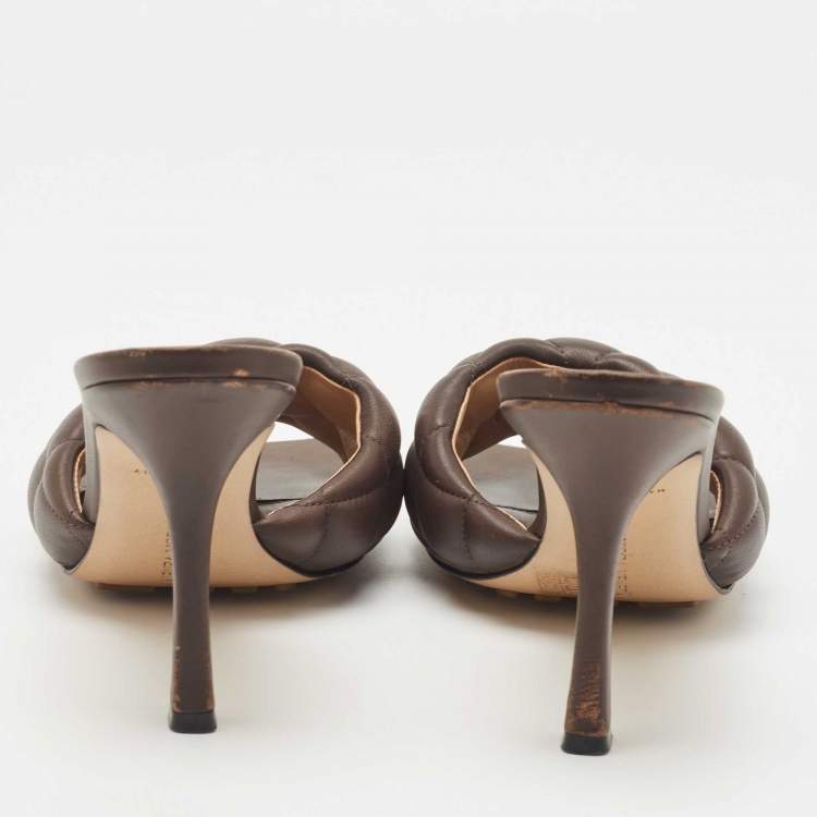 Pre Owned Bottega Veneta Brown Quilted Padded Leather Slide Sandals Size 39