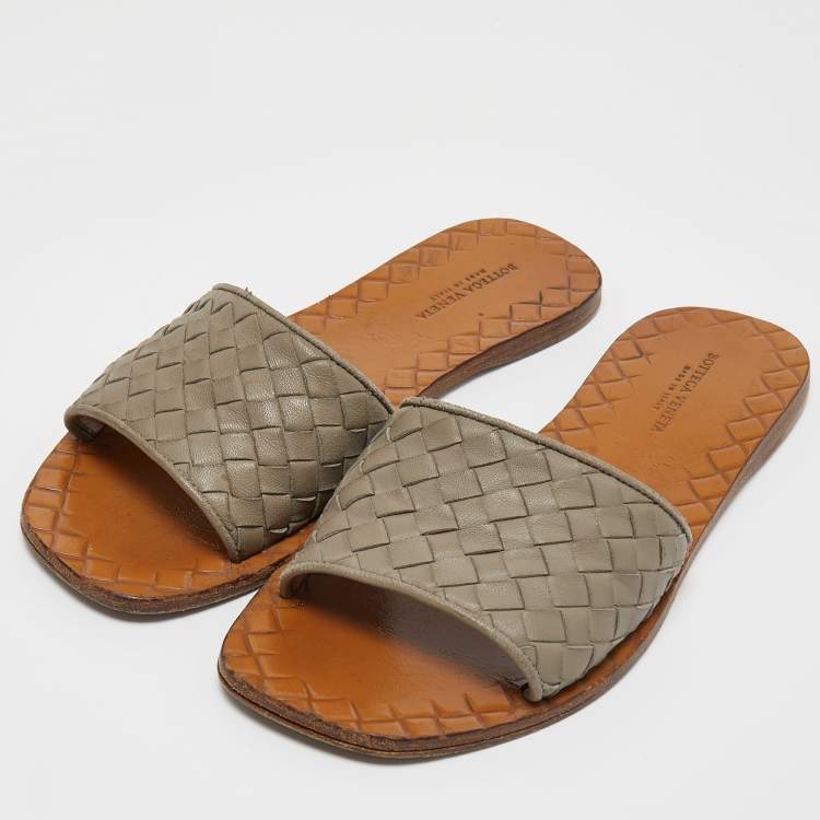 Pre Owned Bottega Veneta Grey Intrecciato Leather Flat Slides Size 35.5