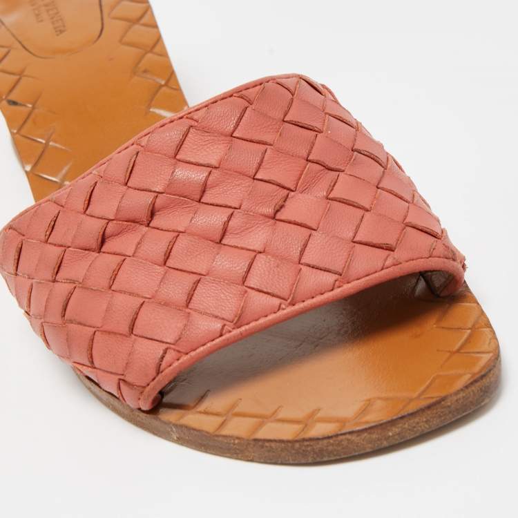 Pre Owned Bottega Veneta Pink Leather Slides Size 39.5   