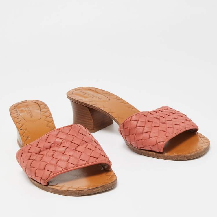 Pre Owned Bottega Veneta Pink Leather Slides Size 39.5   