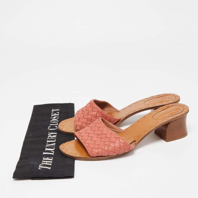 Pre Owned Bottega Veneta Pink Leather Slides Size 39.5   