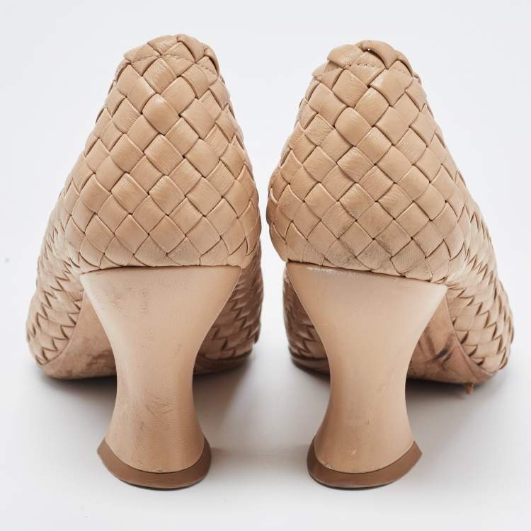 Pre Owned Bottega Veneta Beige Intrecciato Leather Almond Pumps Size 38