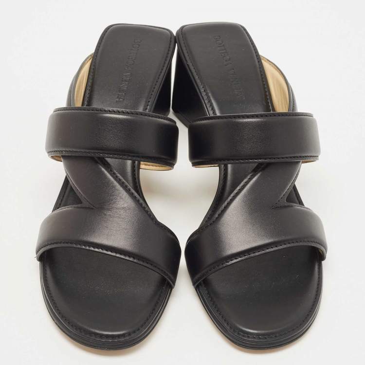 Pre Owned Bottega Veneta Black Leather Block Heel Slide Sandals Size 39