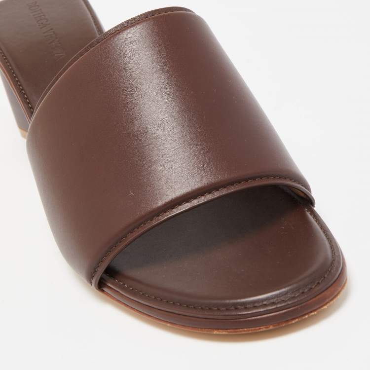 Pre Owned Bottega Veneta Brown Leather Block Heel Slides Sandals Size 39