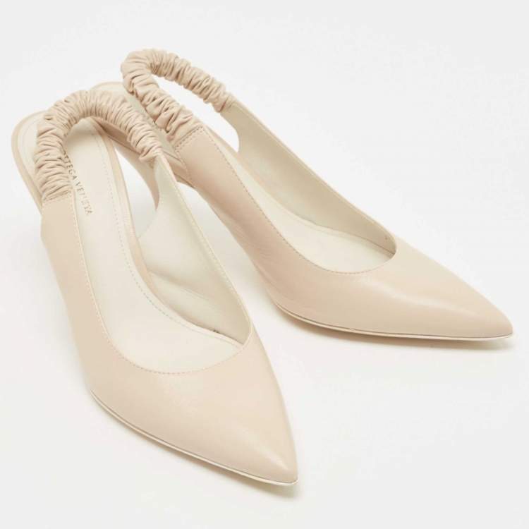 Pre Owned Bottega Veneta Cream Leather Slingback Pumps Size 37.5