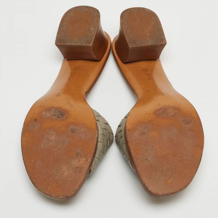 Pre Owned Bottega Veneta Grey Intercciato Leather Slides Size 38 