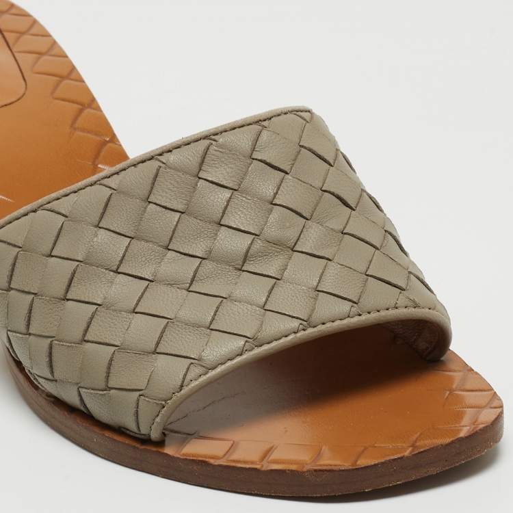 Pre Owned Bottega Veneta Grey Intercciato Leather Slides Size 38 