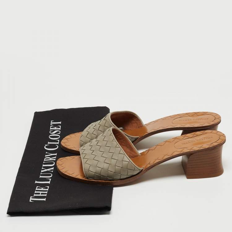Pre Owned Bottega Veneta Grey Intercciato Leather Slides Size 38 