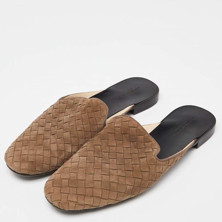 Pre Owned Bottega Veneta Beige Intrecciato Suede Fiandra Flat Mules Size 37.5