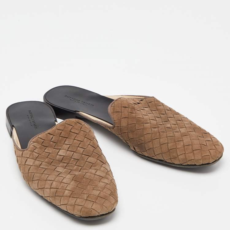 Pre Owned Bottega Veneta Beige Intrecciato Suede Fiandra Flat Mules Size 37.5