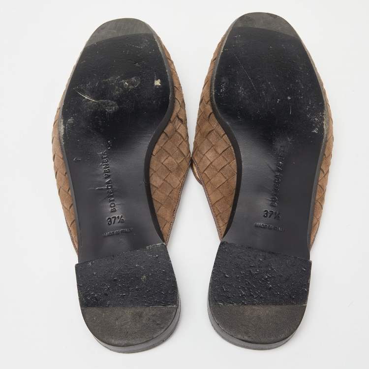 Pre Owned Bottega Veneta Beige Intrecciato Suede Fiandra Flat Mules Size 37.5
