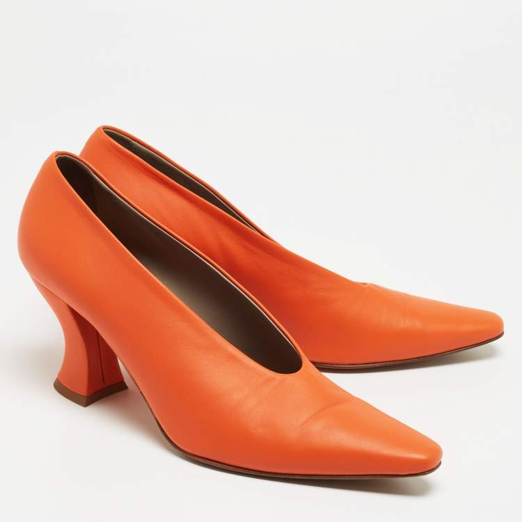 Pre Owned Bottega Veneta Orange Leather Almond Curved Pumps Size 40