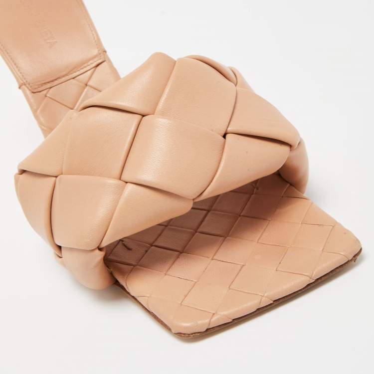 مملوكة مسبقًا Bottega Veneta Beige Leather Lido Slide Sandals Size 39.5