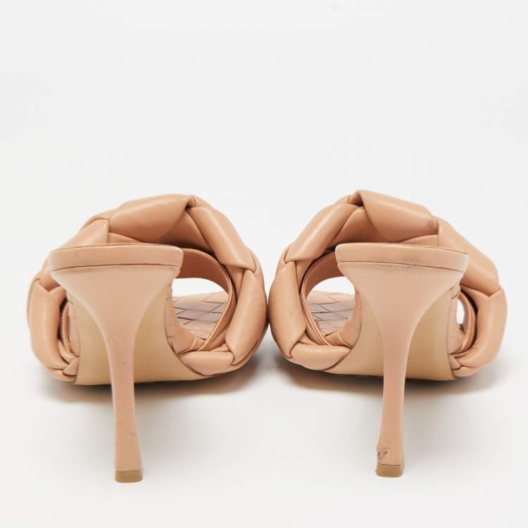 مملوكة مسبقًا Bottega Veneta Beige Leather Lido Slide Sandals Size 39.5