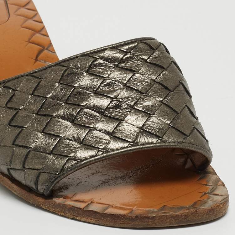 Pre Owned Bottega Veneta Metallic Green Intrecciato Leather Ravello Slides Size 40