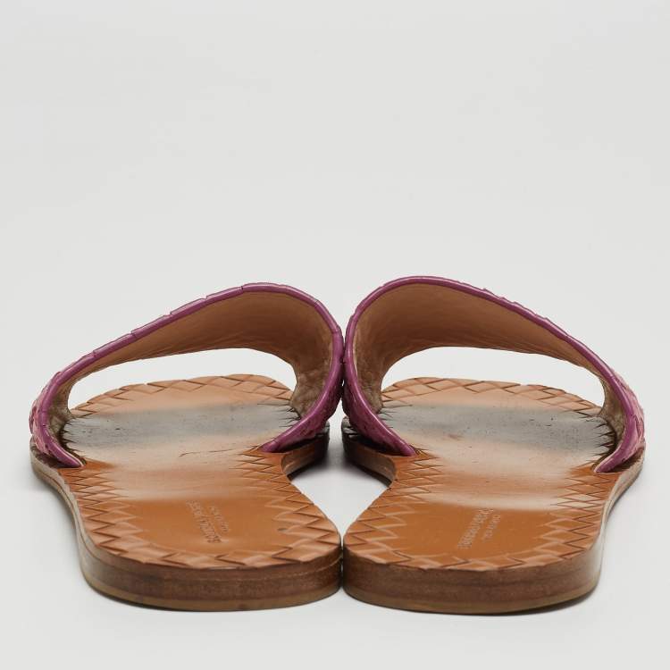 Pre Owned Bottega Veneta Pink Intrecciato Leather Flat Slides Size 40