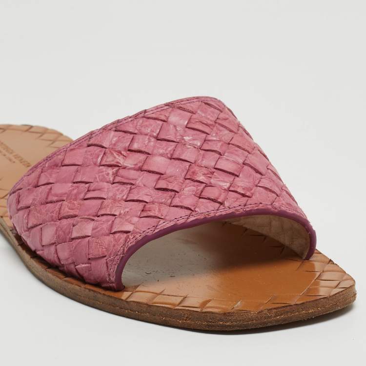 Pre Owned Bottega Veneta Pink Intrecciato Leather Flat Slides Size 40