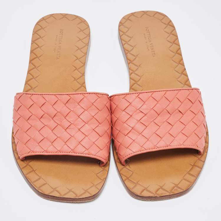 Pre Owned Bottega Veneta Pink Intrecciato Leather Flat Slides Size 36.5