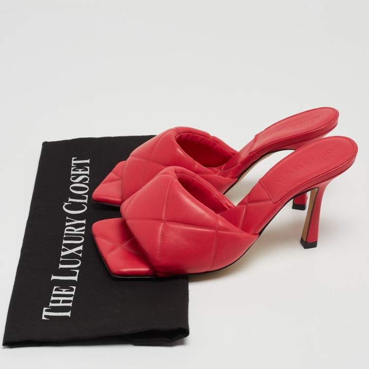 Pre Owned Bottega Veneta Pink Quilted Leather Lido Slide Sandals Size 36