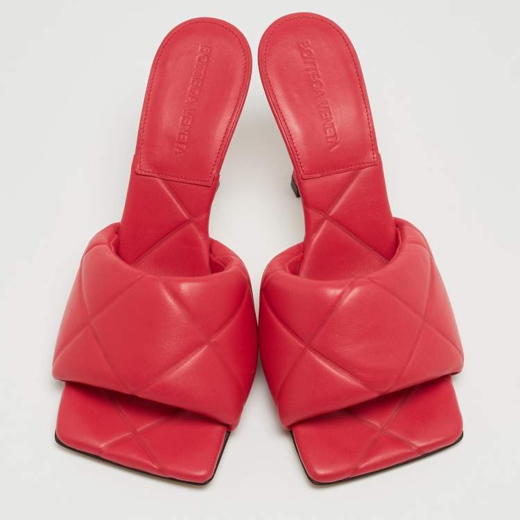 Pre Owned Bottega Veneta Pink Quilted Leather Lido Slide Sandals Size 36