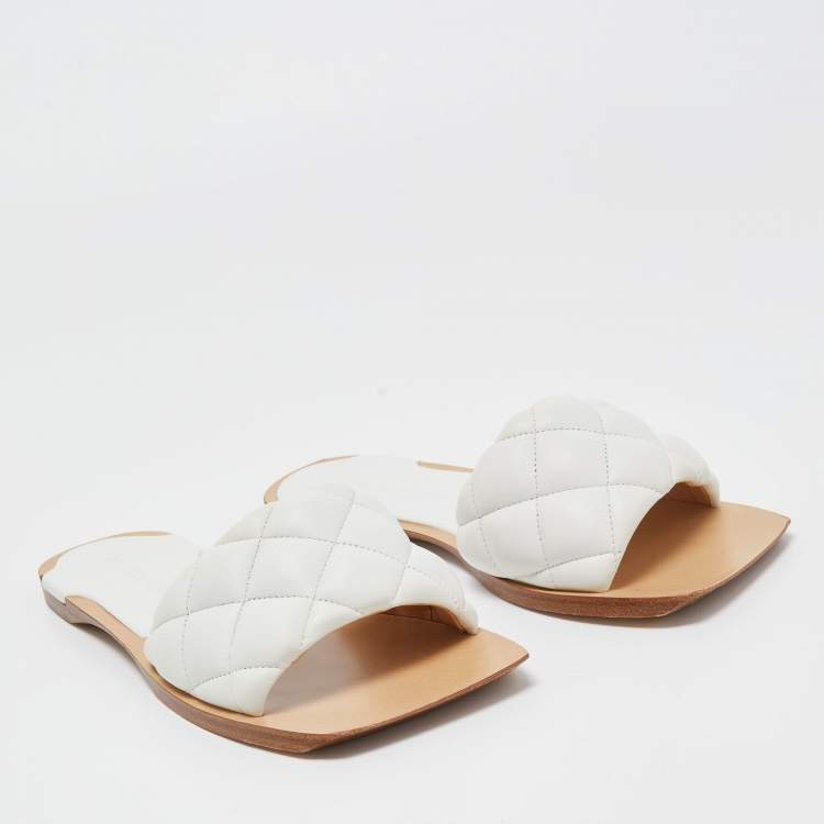Pre Owned Bottega Veneta White Leather Lido Flat Slides Size 35.5