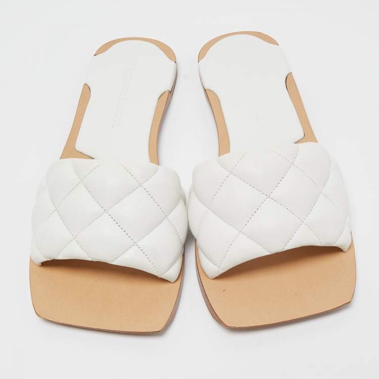 Pre Owned Bottega Veneta White Leather Lido Flat Slides Size 35.5
