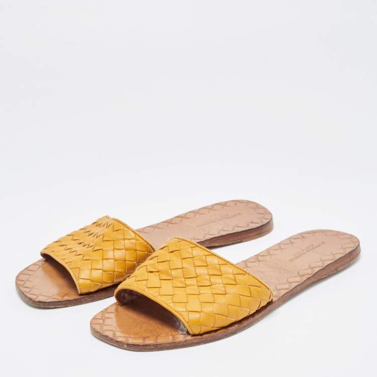 Pre Owned Bottega Veneta Yellow Intrecciato Leather Flat Slides Size 37