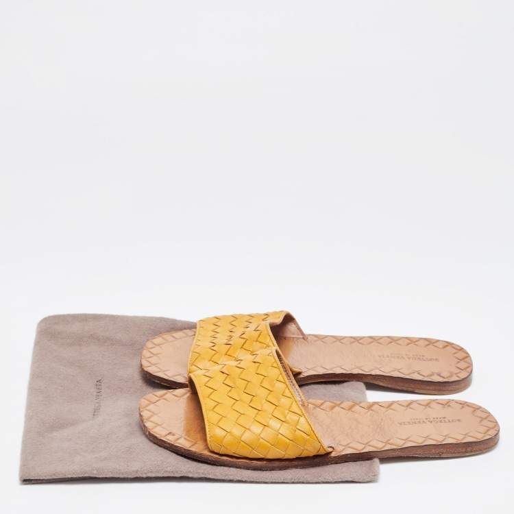 Pre Owned Bottega Veneta Yellow Intrecciato Leather Flat Slides Size 37