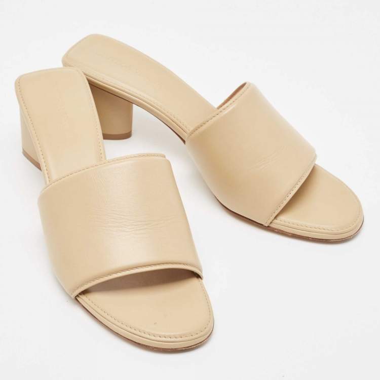 مملوكة مسبقًا Bottega Veneta Beige Leather Band Slide Sandals Size 38