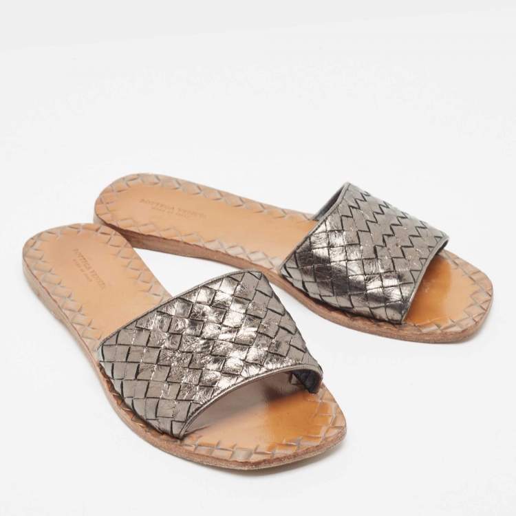 Pre Owned Bottega Veneta Metallic Leather Intrecciato Flat Slides Size 38.5