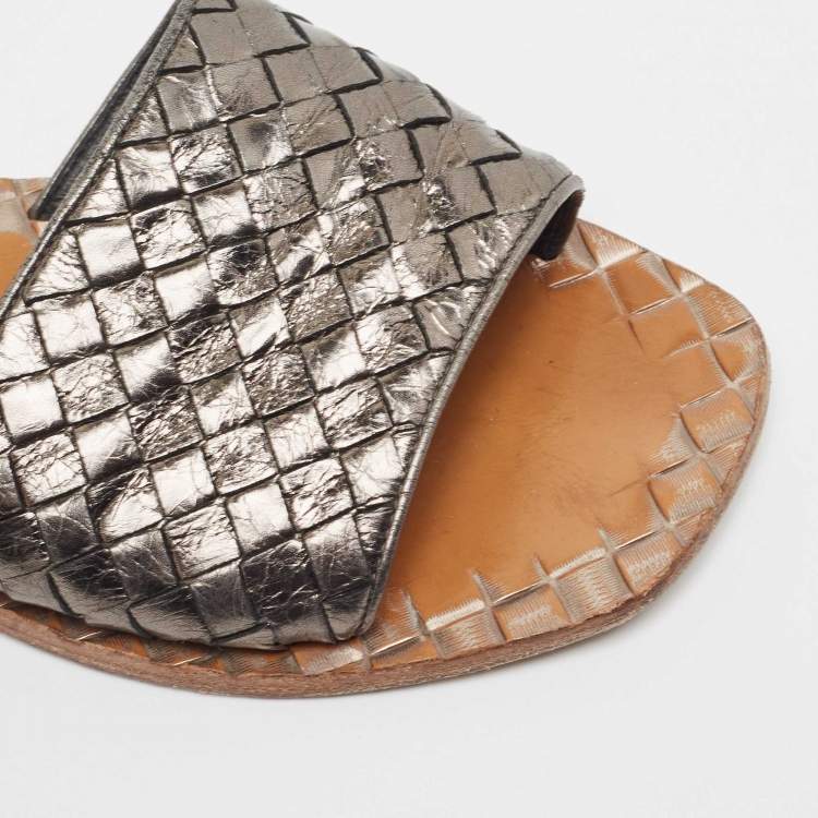Pre Owned Bottega Veneta Metallic Leather Intrecciato Flat Slides Size 38.5