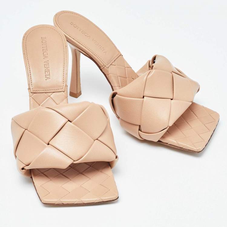 Pre Owned Bottega Veneta Beige Intrecciato Leather Square Toe Slide Sandals Size 36.5