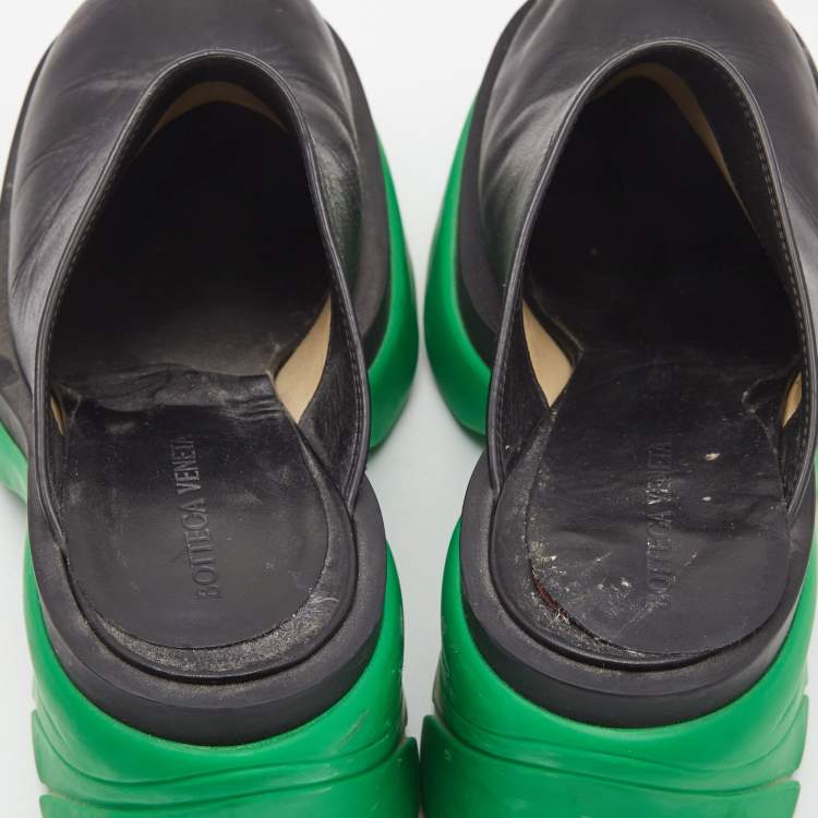 Pre Owned Bottega Veneta Black Leather Flash Mules Size 39